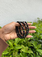 Load image into Gallery viewer, Black Matte Beads w| Spacers